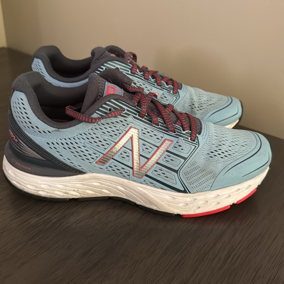 New Balance 680v5 Women's Clear Sky Running Shoes Size 9.5 - Picture 2 of 12